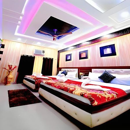 Taj Square A Luxurious Family Homestay Agra  Extérieur photo