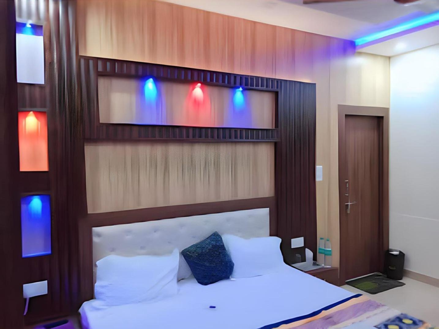 Taj Square A Luxurious Family Homestay Agra  Extérieur photo