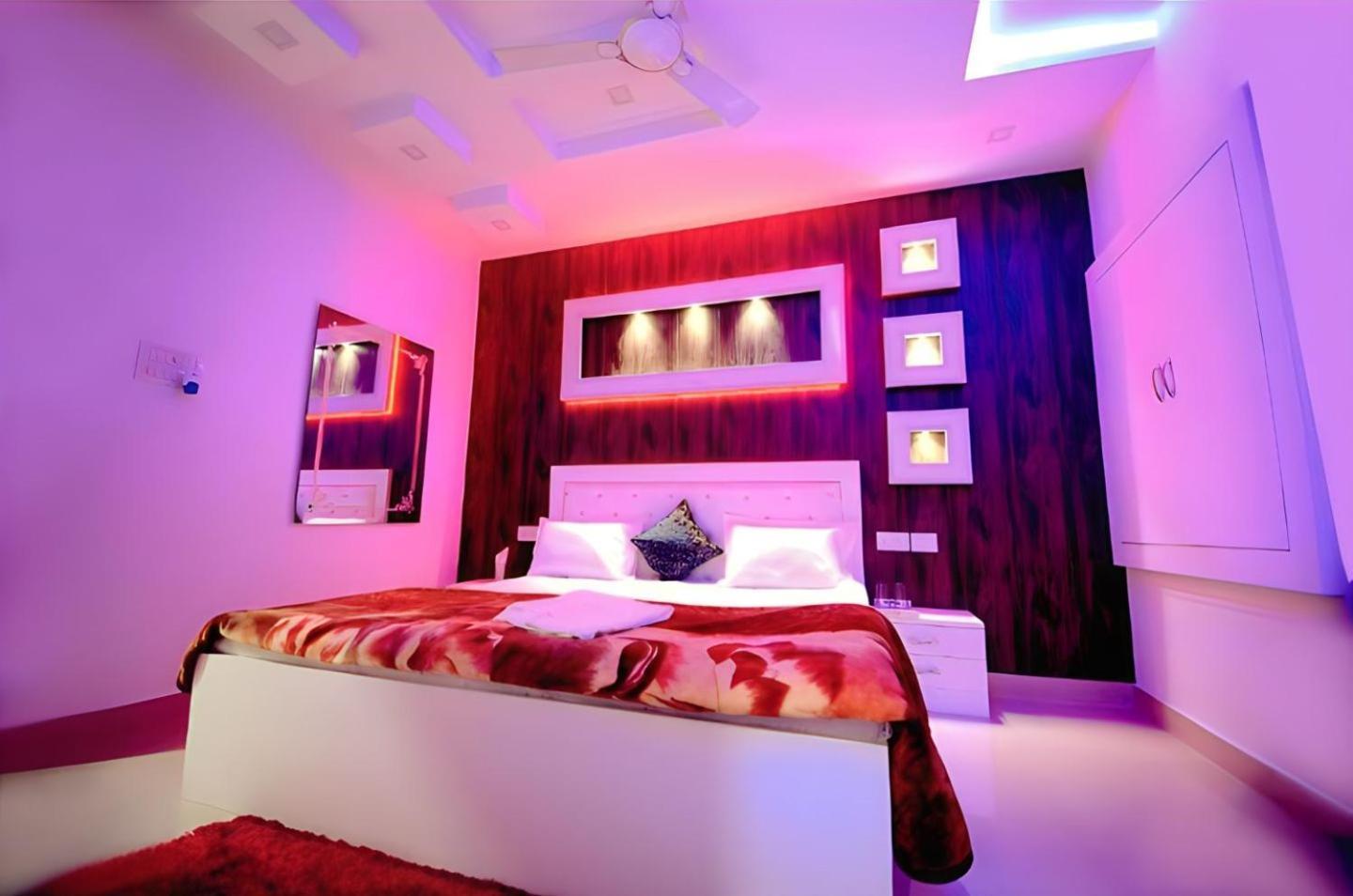 Taj Square A Luxurious Family Homestay Agra  Extérieur photo