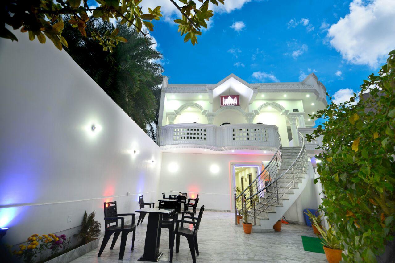 Taj Square A Luxurious Family Homestay Agra  Extérieur photo