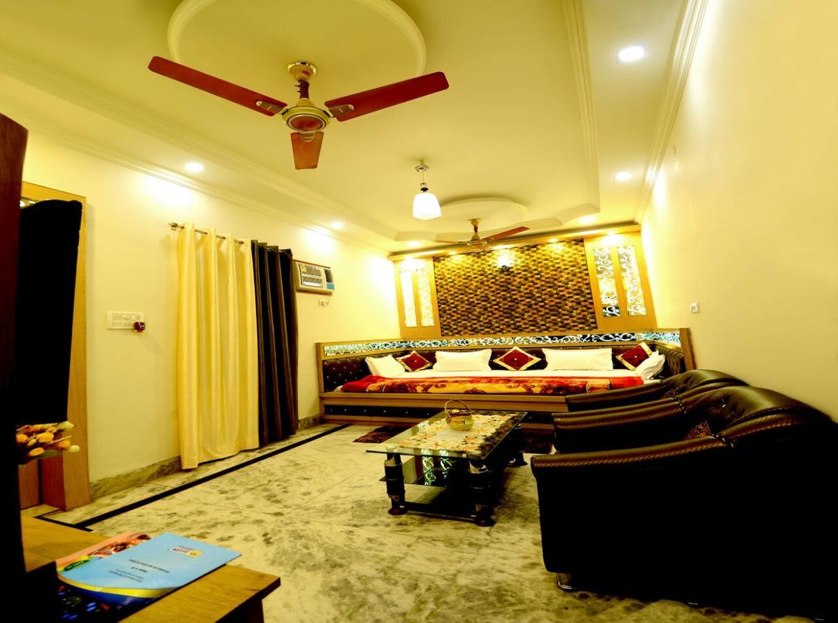 Taj Square A Luxurious Family Homestay Agra  Extérieur photo