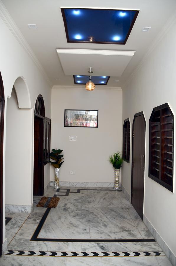 Taj Square A Luxurious Family Homestay Agra  Extérieur photo