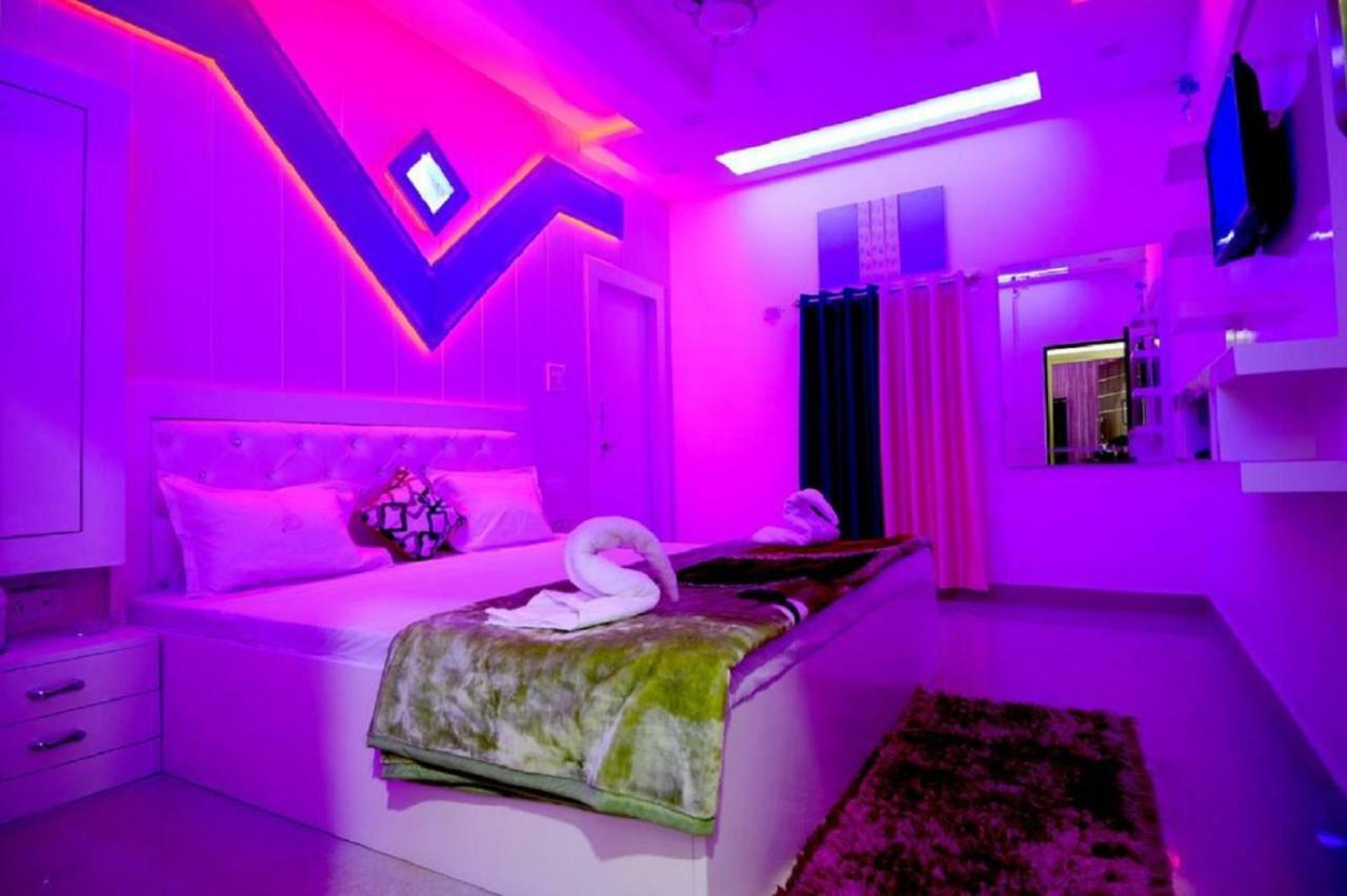 Taj Square A Luxurious Family Homestay Agra  Extérieur photo