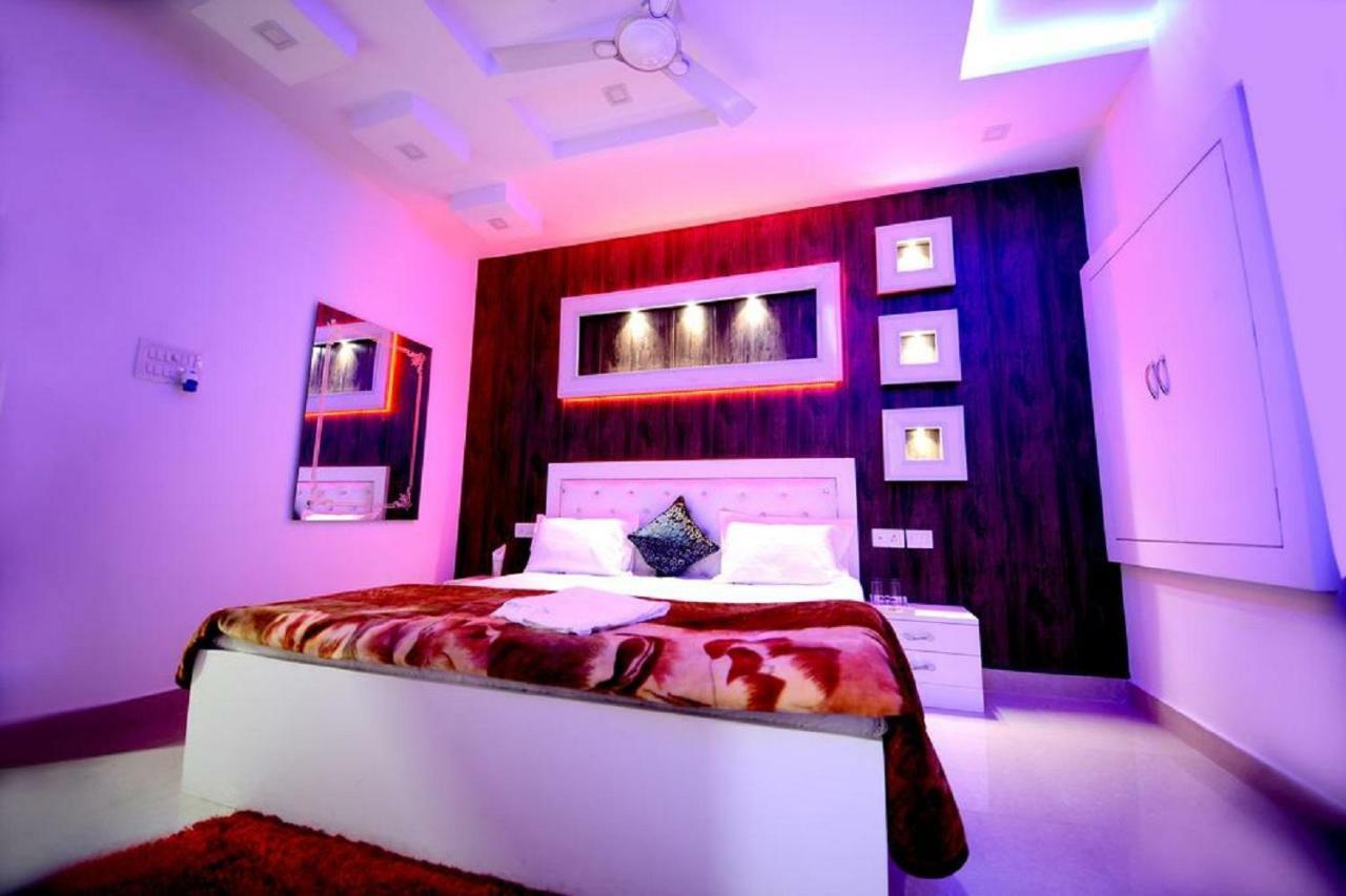 Taj Square A Luxurious Family Homestay Agra  Extérieur photo